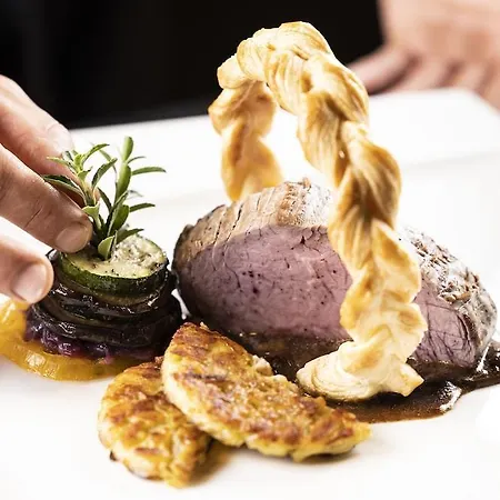 Restaurant Castellane By Germain Collection Aparthotel 4*